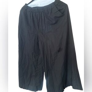 🕸️🕸️🕸️ Who What Wear Black Cotton Cropped Pants 🕸️🕸️🕸️